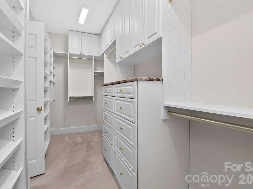 6907 Meadow Run Lane, Charlotte, NC 28277.  MLS# CAR4396037, YatesRealty ID 37333. 