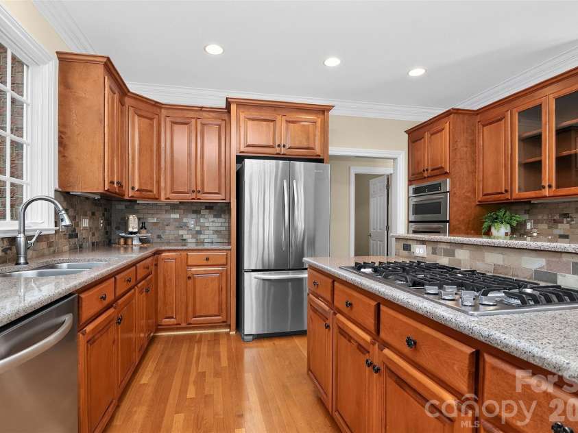 6907 Meadow Run Lane, Charlotte, NC 28277.  MLS# CAR4396037, YatesRealty ID 37333. 
