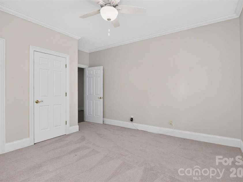 6907 Meadow Run Lane, Charlotte, NC 28277.  MLS# CAR4396037, YatesRealty ID 37333. 