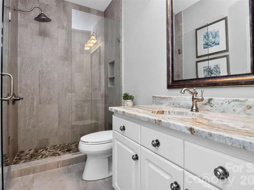 6907 Meadow Run Lane, Charlotte, NC 28277.  MLS# CAR4396037, YatesRealty ID 37333. 