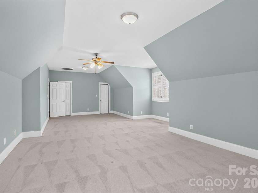 6907 Meadow Run Lane, Charlotte, NC 28277.  MLS# CAR4396037, YatesRealty ID 37333. 