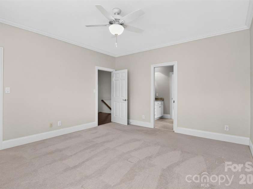 6907 Meadow Run Lane, Charlotte, NC 28277.  MLS# CAR4396037, YatesRealty ID 37333. 