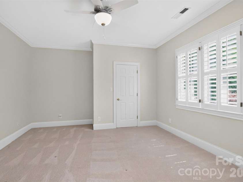 6907 Meadow Run Lane, Charlotte, NC 28277.  MLS# CAR4396037, YatesRealty ID 37333. 