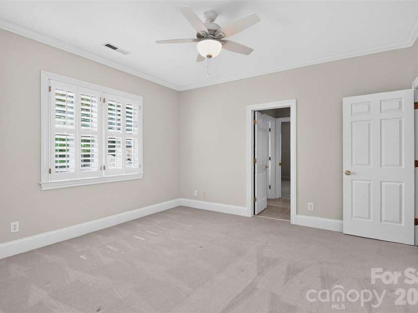 6907 Meadow Run Lane, Charlotte, NC 28277.  MLS# CAR4396037, YatesRealty ID 37333. 