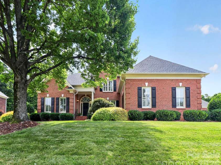 6907 Meadow Run Lane, Charlotte, NC 28277.  MLS# CAR4396037, YatesRealty ID 37333. 