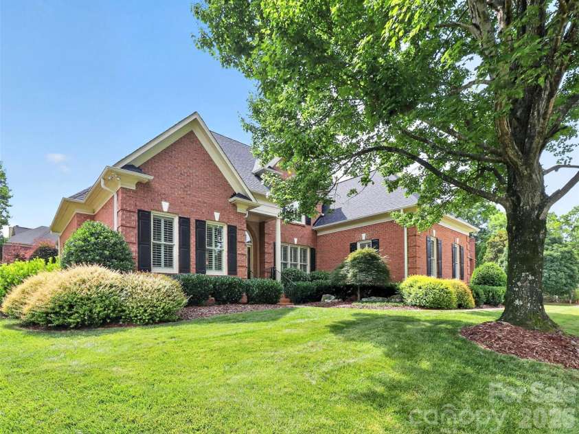 6907 Meadow Run Lane, Charlotte, NC 28277.  MLS# CAR4396037, YatesRealty ID 37333. 