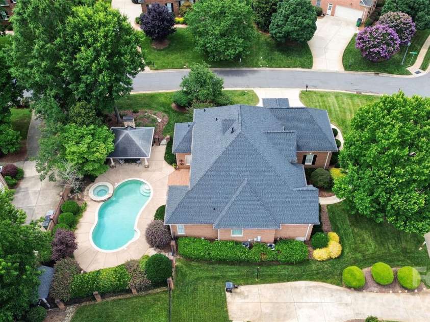 6907 Meadow Run Lane, Charlotte, NC 28277.  MLS# CAR4396037, YatesRealty ID 37333. 