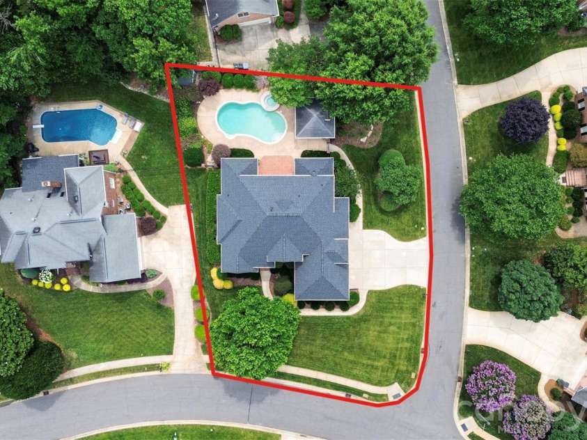 6907 Meadow Run Lane, Charlotte, NC 28277.  MLS# CAR4396037, YatesRealty ID 37333. 