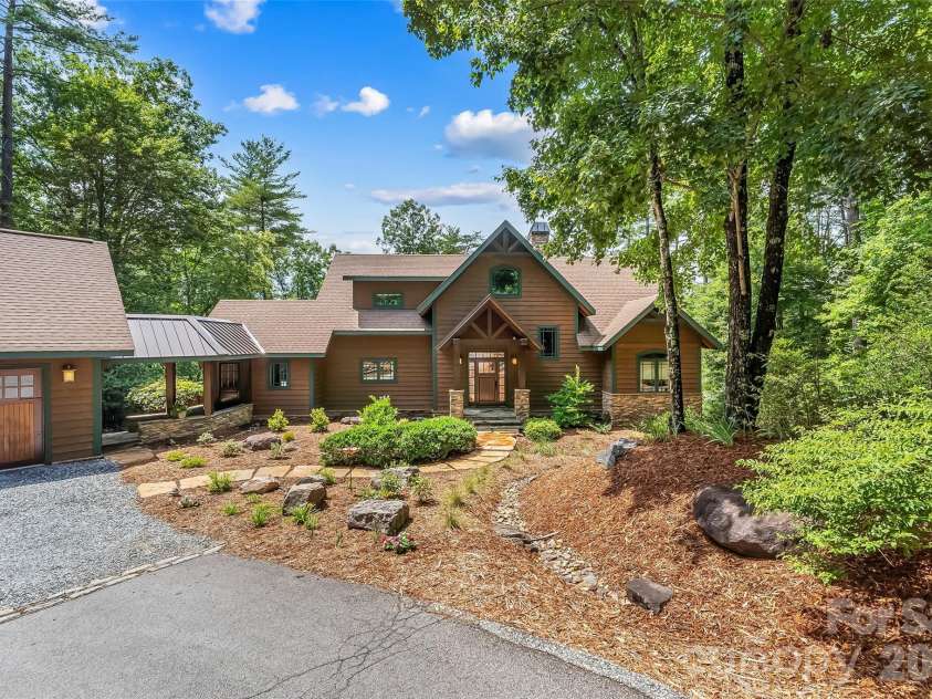 1814 Yellow Fork Trail, Nebo, NC 28761.  MLS# CAR4403220, YatesRealty ID 37334. 