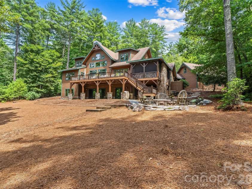 1814 Yellow Fork Trail, Nebo, NC 28761.  MLS# CAR4403220, YatesRealty ID 37334. 