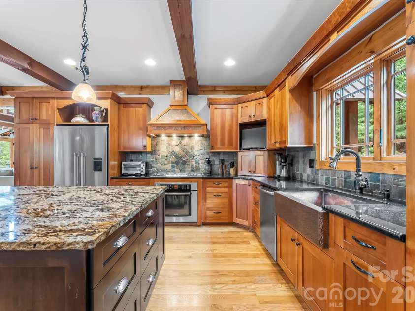 1814 Yellow Fork Trail, Nebo, NC 28761.  MLS# CAR4403220, YatesRealty ID 37334. 