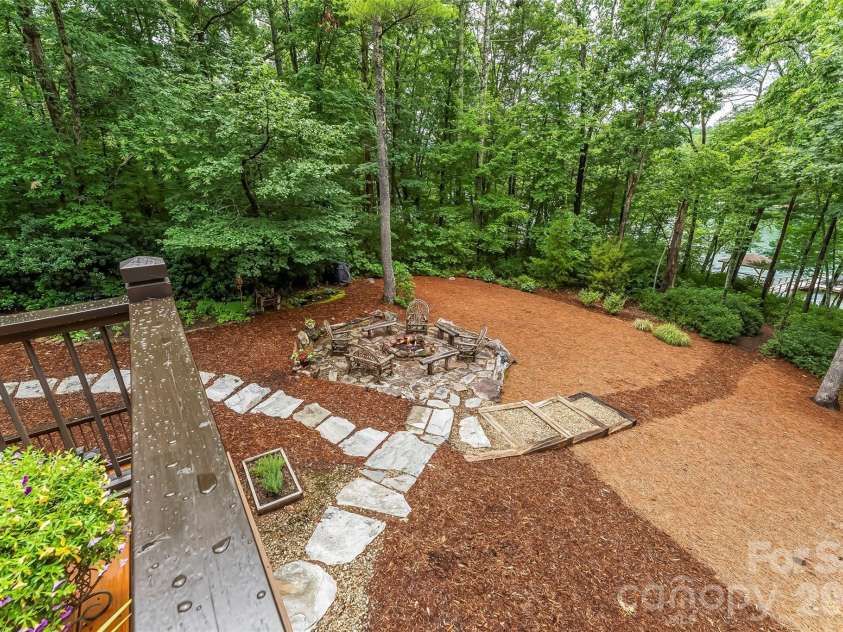 1814 Yellow Fork Trail, Nebo, NC 28761.  MLS# CAR4403220, YatesRealty ID 37334. 
