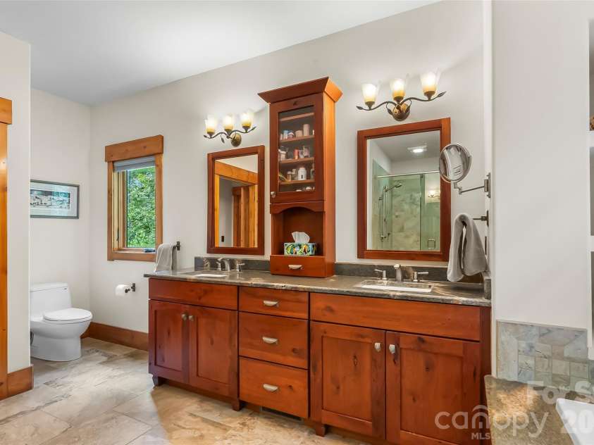 1814 Yellow Fork Trail, Nebo, NC 28761.  MLS# CAR4403220, YatesRealty ID 37334. 