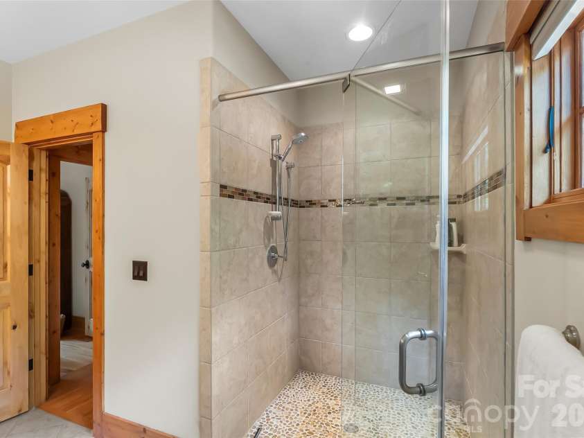 1814 Yellow Fork Trail, Nebo, NC 28761.  MLS# CAR4403220, YatesRealty ID 37334. 