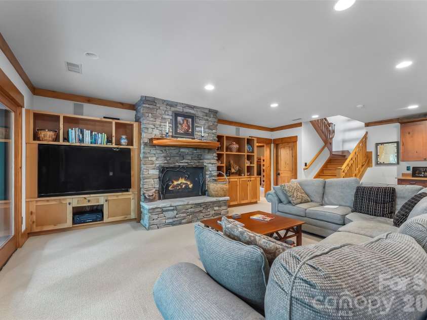 1814 Yellow Fork Trail, Nebo, NC 28761.  MLS# CAR4403220, YatesRealty ID 37334. 