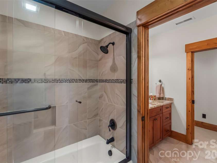 1814 Yellow Fork Trail, Nebo, NC 28761.  MLS# CAR4403220, YatesRealty ID 37334. 