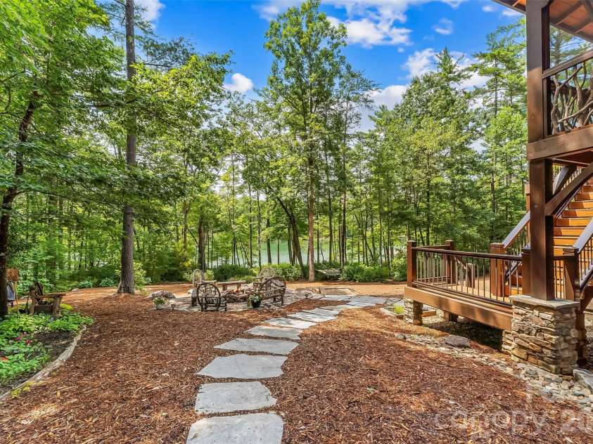 1814 Yellow Fork Trail, Nebo, NC 28761.  MLS# CAR4403220, YatesRealty ID 37334. 