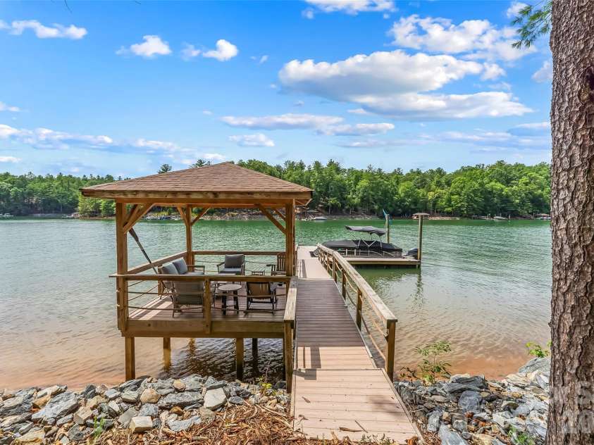 1814 Yellow Fork Trail, Nebo, NC 28761.  MLS# CAR4403220, YatesRealty ID 37334. 