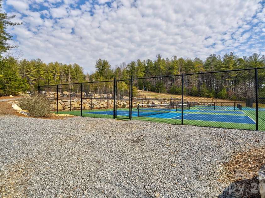 1814 Yellow Fork Trail, Nebo, NC 28761.  MLS# CAR4403220, YatesRealty ID 37334. 