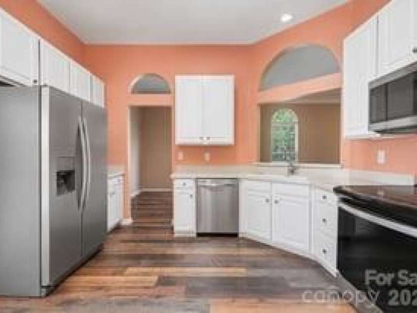4017 Guilford Court, Concord, NC 28027.  MLS# CAR4400854, YatesRealty ID 37335. Kitchen