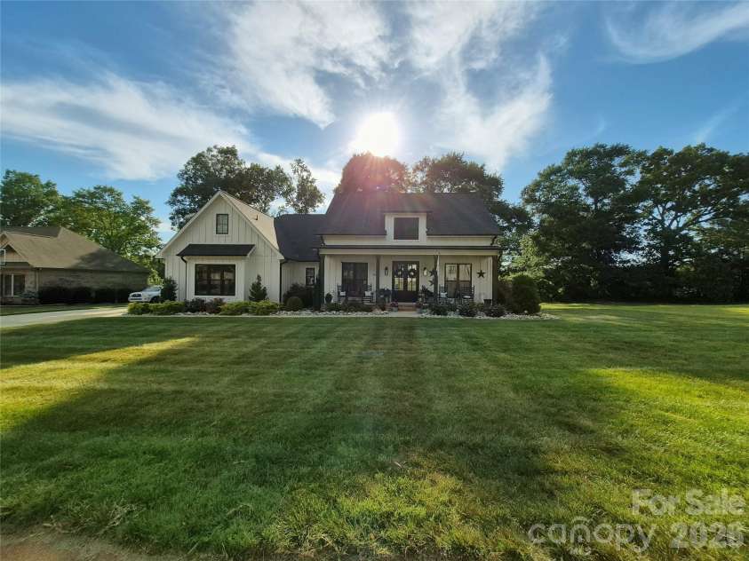 1877 Cline Farm Road, Lincolnton, NC 28092.  MLS# CAR4400423, YatesRealty ID 37336. 