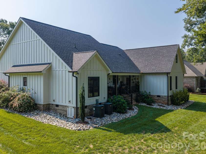 1877 Cline Farm Road, Lincolnton, NC 28092.  MLS# CAR4400423, YatesRealty ID 37336. 