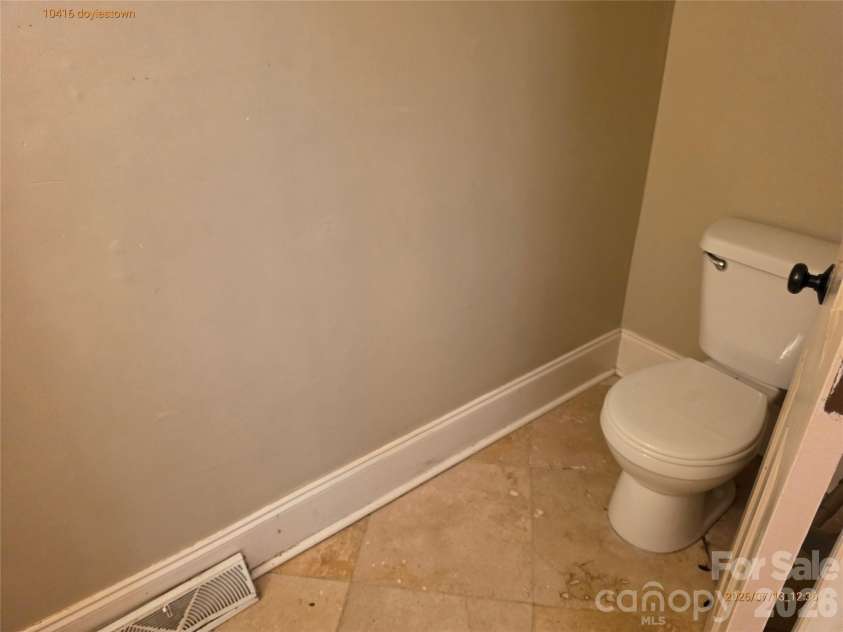 10416 Doylestown Road, Matthews, NC 28105.  MLS# CAR4402053, YatesRealty ID 37337. 