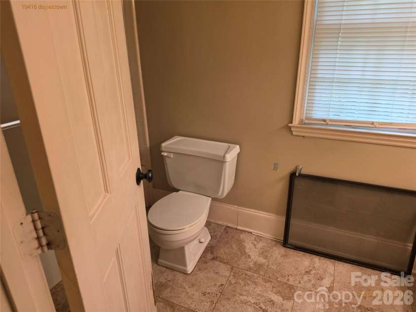 10416 Doylestown Road, Matthews, NC 28105.  MLS# CAR4402053, YatesRealty ID 37337. 