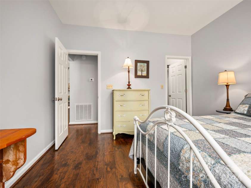 22 Country Meadows Lane, Hendersonville, NC 28792.  MLS# CAR4185375, YatesRealty ID 3734. 