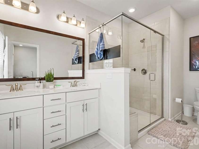 10024 Hemingway Place, Charlotte, NC 28227.  MLS# CAR4403858, YatesRealty ID 37341. 