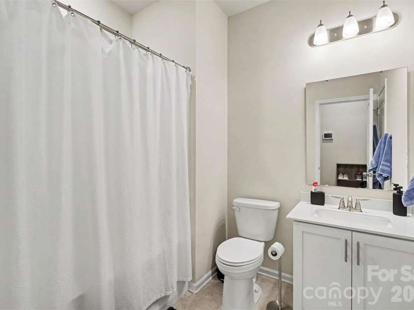 10024 Hemingway Place, Charlotte, NC 28227.  MLS# CAR4403858, YatesRealty ID 37341. 