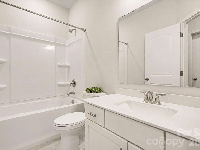 10024 Hemingway Place, Charlotte, NC 28227.  MLS# CAR4403858, YatesRealty ID 37341. 