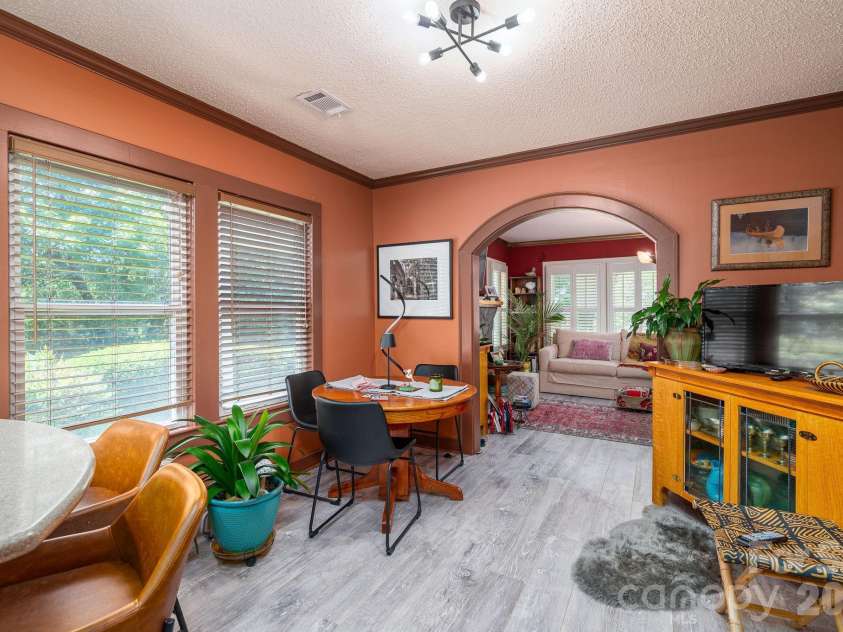 3512 Red Norris Drive, Maiden, NC 28650.  MLS# CAR4399949, YatesRealty ID 37342. 