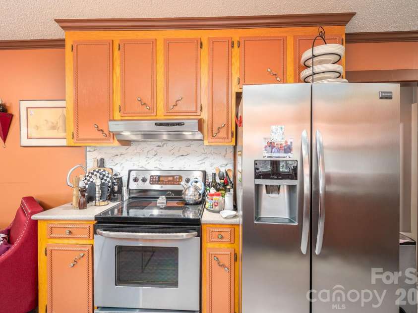 3512 Red Norris Drive, Maiden, NC 28650.  MLS# CAR4399949, YatesRealty ID 37342. 