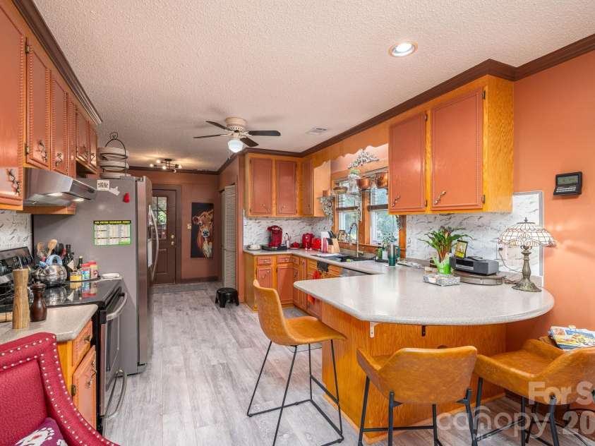 3512 Red Norris Drive, Maiden, NC 28650.  MLS# CAR4399949, YatesRealty ID 37342. 