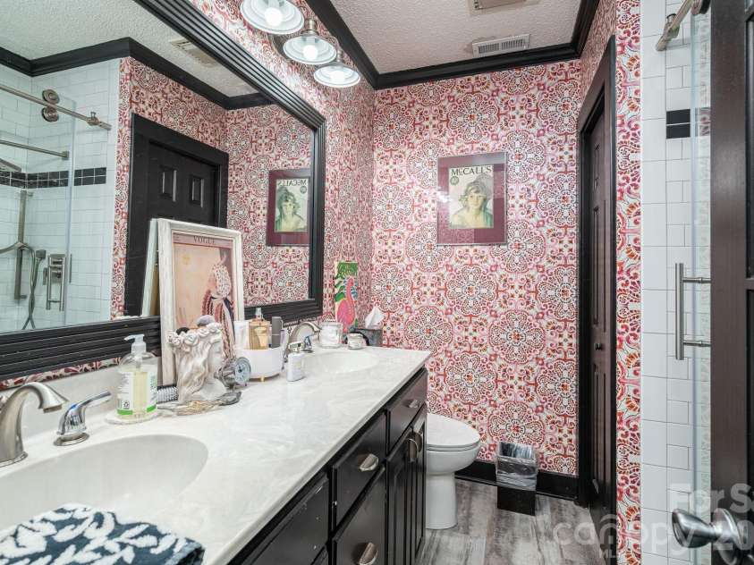 3512 Red Norris Drive, Maiden, NC 28650.  MLS# CAR4399949, YatesRealty ID 37342. 