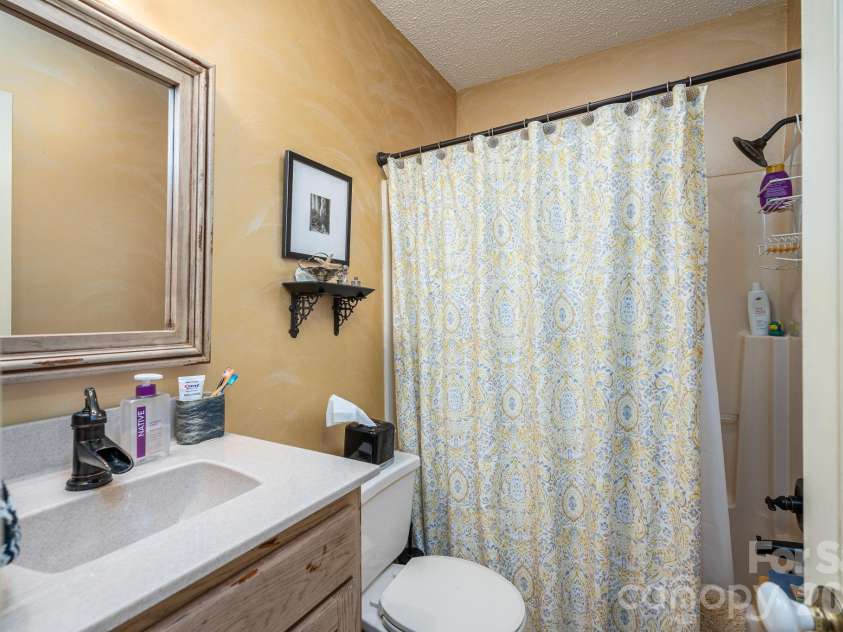 3512 Red Norris Drive, Maiden, NC 28650.  MLS# CAR4399949, YatesRealty ID 37342. 
