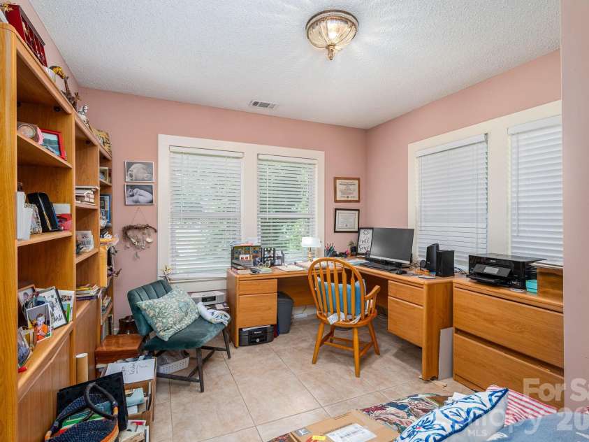 3512 Red Norris Drive, Maiden, NC 28650.  MLS# CAR4399949, YatesRealty ID 37342. 