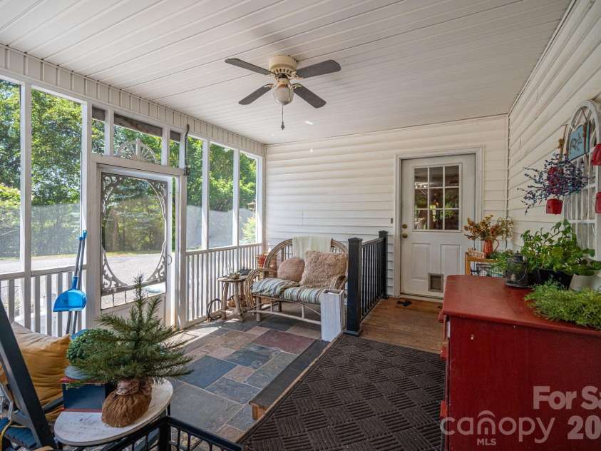 3512 Red Norris Drive, Maiden, NC 28650.  MLS# CAR4399949, YatesRealty ID 37342. 