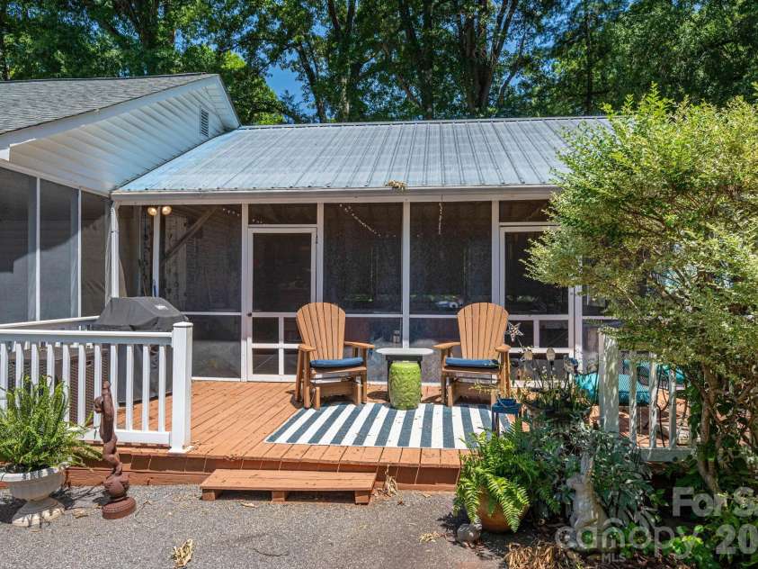 3512 Red Norris Drive, Maiden, NC 28650.  MLS# CAR4399949, YatesRealty ID 37342. 