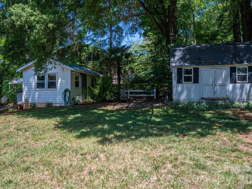 3512 Red Norris Drive, Maiden, NC 28650.  MLS# CAR4399949, YatesRealty ID 37342. 