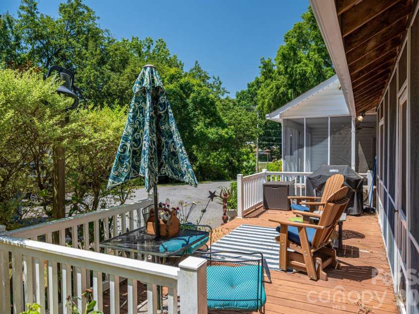 3512 Red Norris Drive, Maiden, NC 28650.  MLS# CAR4399949, YatesRealty ID 37342. 
