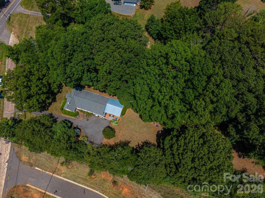 3512 Red Norris Drive, Maiden, NC 28650.  MLS# CAR4399949, YatesRealty ID 37342. 