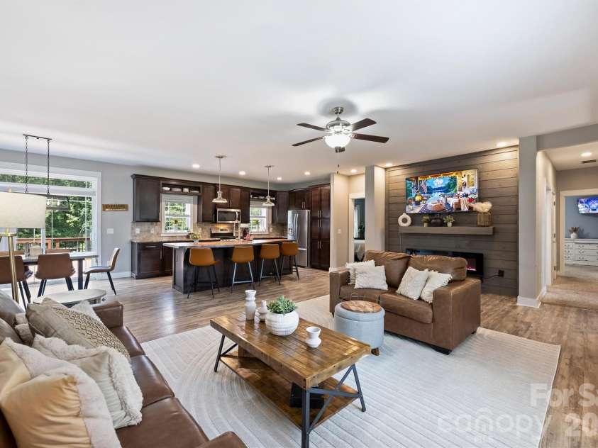 10943 Harrisburg Road, Fort Mill, SC 29707.  MLS# CAR4400831, YatesRealty ID 37344. 