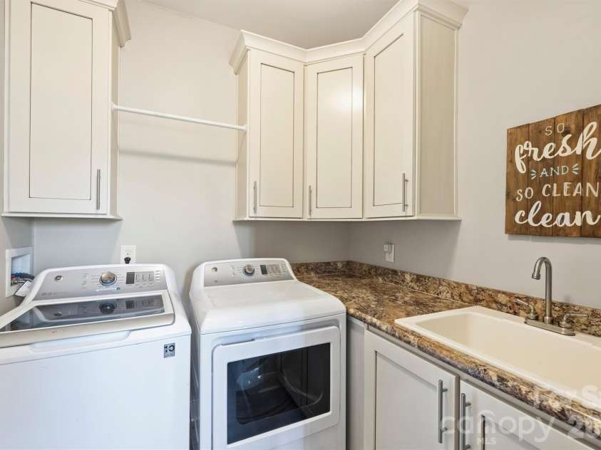 10943 Harrisburg Road, Fort Mill, SC 29707.  MLS# CAR4400831, YatesRealty ID 37344. 