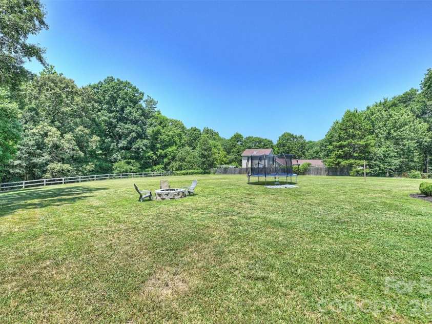 10943 Harrisburg Road, Fort Mill, SC 29707.  MLS# CAR4400831, YatesRealty ID 37344. 