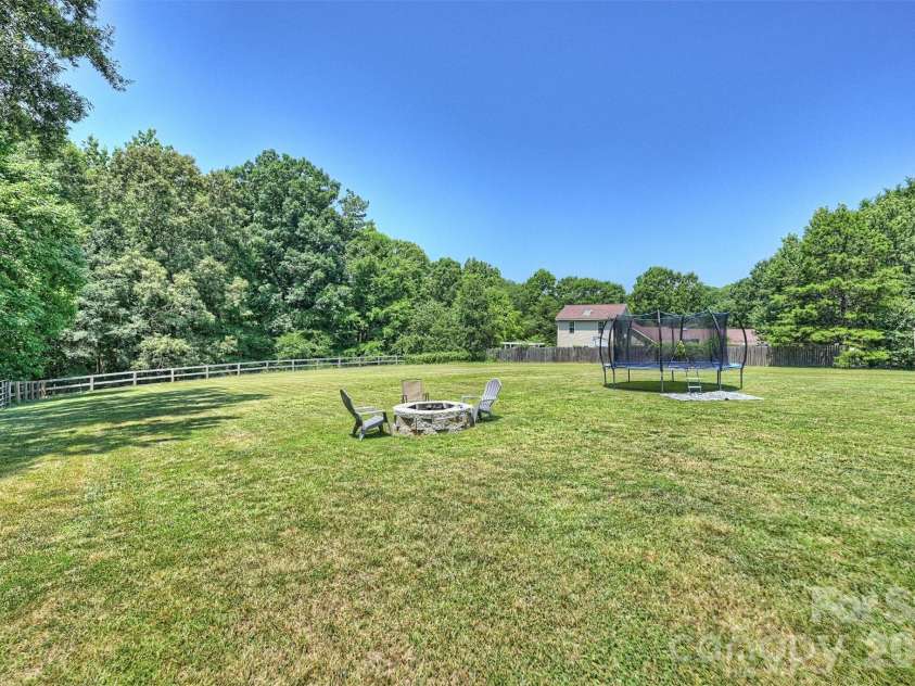 10943 Harrisburg Road, Fort Mill, SC 29707.  MLS# CAR4400831, YatesRealty ID 37344. 