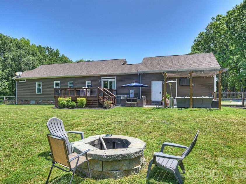10943 Harrisburg Road, Fort Mill, SC 29707.  MLS# CAR4400831, YatesRealty ID 37344. 