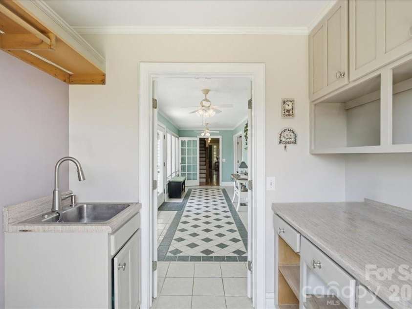 1506 Sandy Ridge Road, Monroe, NC 28112.  MLS# CAR4400348, YatesRealty ID 37346. Laundry/Mud Room