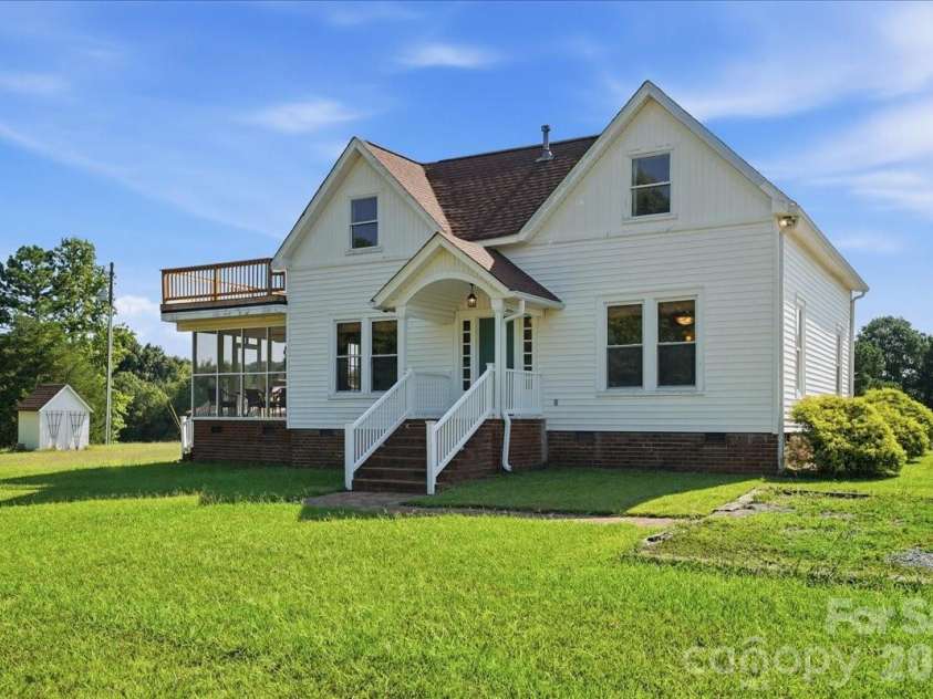 1506 Sandy Ridge Road, Monroe, NC 28112.  MLS# CAR4400348, YatesRealty ID 37346. Welcome Home!